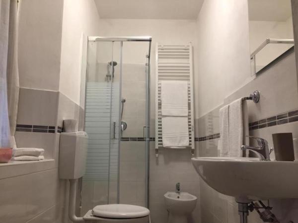 Hotel D 2 Non Accettiamo Franciesi 파르마 외부 사진